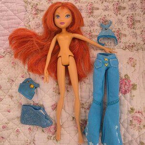 Winx Club Mattel Bloom Doll and clothes